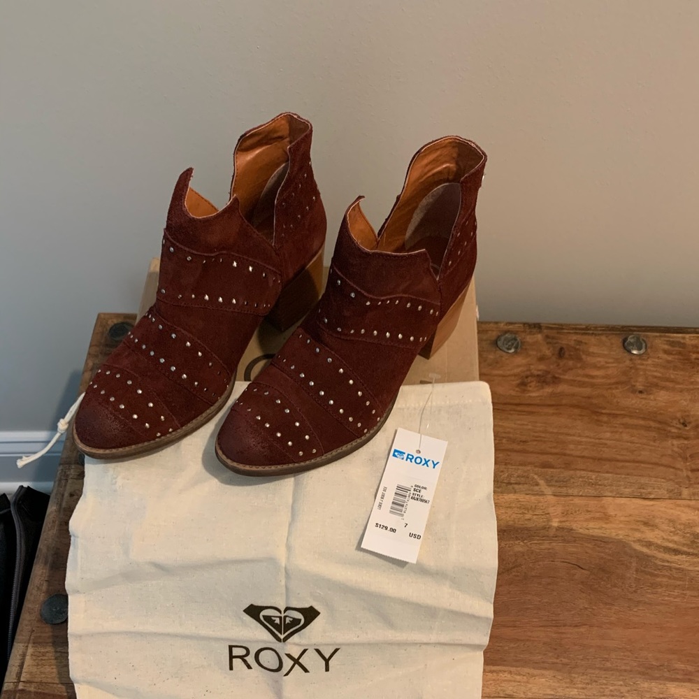 Brand new Roxy boots